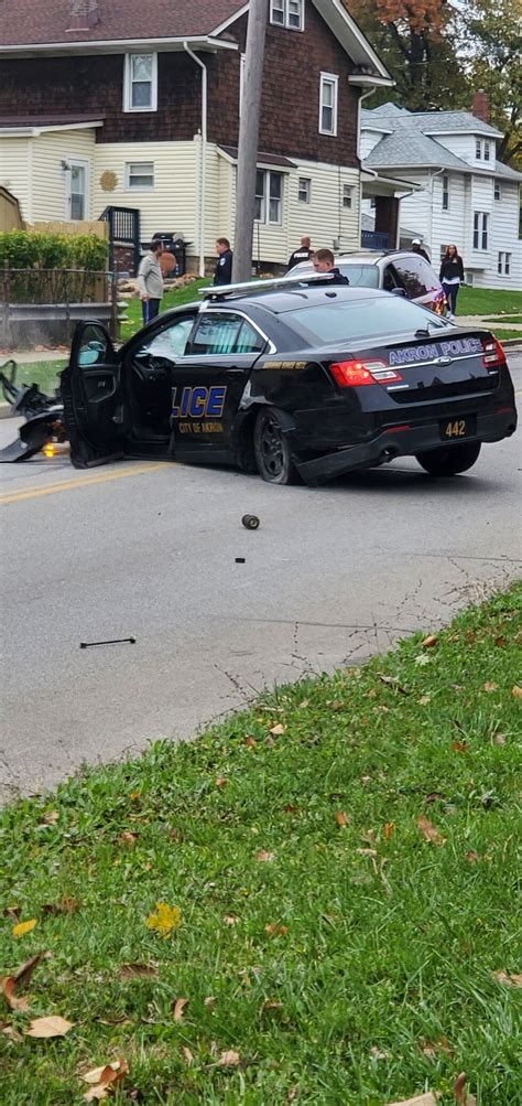 Akron accident reports - Oct 6, 2022 · The accident occurred at South Arlington Street and 6 Avenue just before 3 p.m., according to the Akron Police Department. Lt. Michael Miller provided details about the incident while on-scene. 